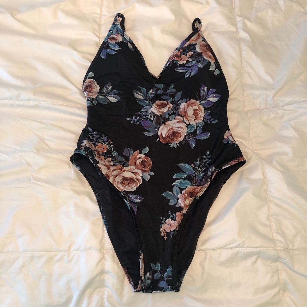 NWOT never worn Pacsun one piece bathing suit